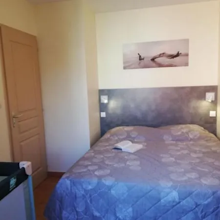 Les Bleuets Apartment Salavas