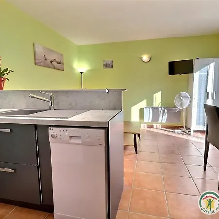 Les Bleuets Apartment Salavas