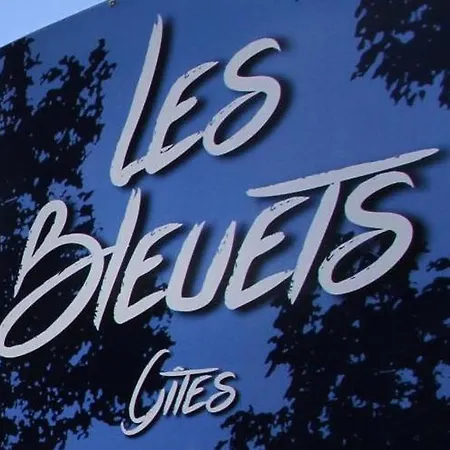 Les Bleuets Apartment